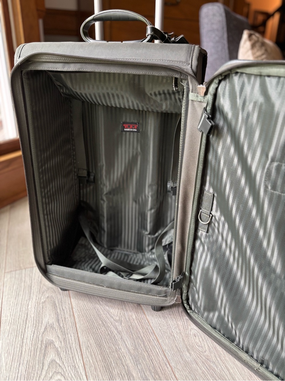 Tumi Alpha Olive Green Ballistic Nylon 2-Wheel Rolling Carry On Suitcase 22” - Picture 8 of 10